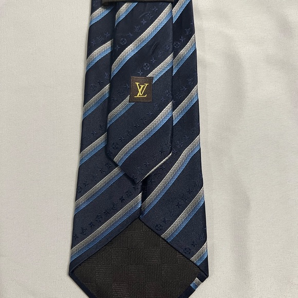 5 Louis Vuitton blue tie collection - Picture 9 of 9